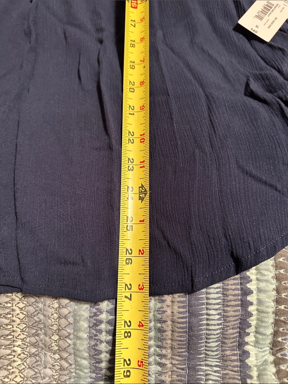 NWT Liz Claiborne Navy V-Neck Roll-Tab Sleeve Tunic - Picture 7 of 7